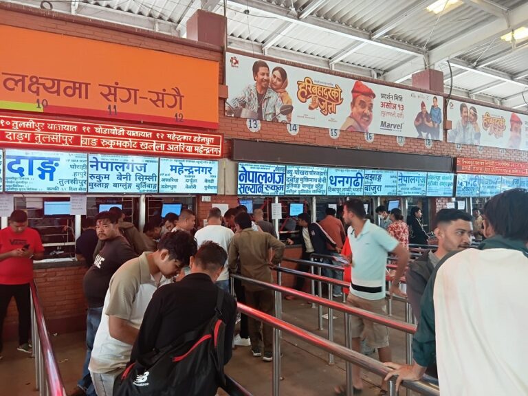 आयो दशैं, नयाँ बसपार्कमा बढ्दै यात्रुको घुइँचो