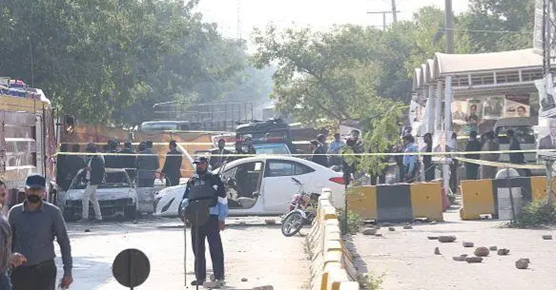 पाकिस्तानको एक अदालतबाहिर विस्फोट, १२ जनाको मृत्यु