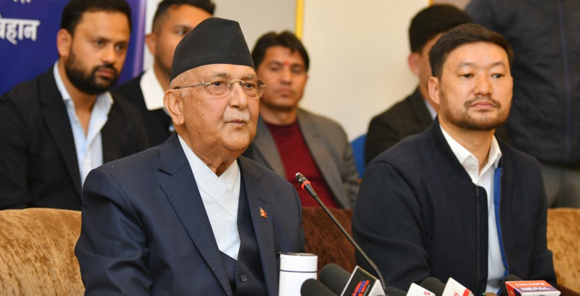 देश जलाउने पनि तिनै, चलाउने पनि तिनै एउटा तमासा देखिएको छ  : ओलि