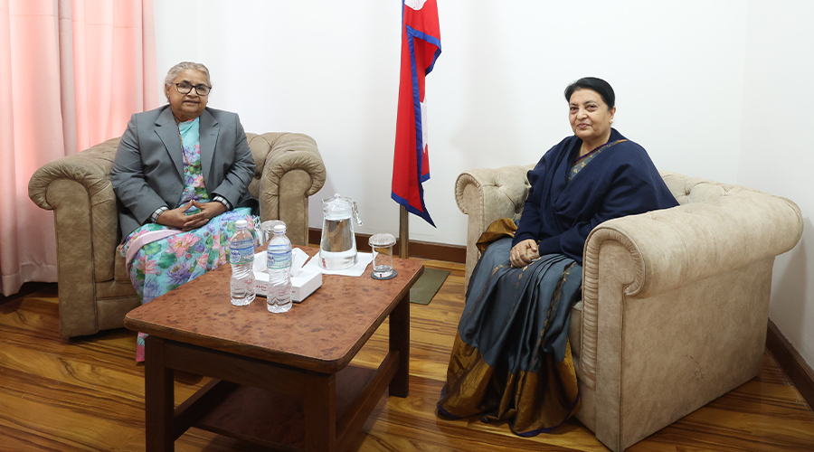 पूर्वराष्ट्रपति भण्डारी र प्रधानमन्त्री कार्कीबीच पहिलो पटक भेटवार्ता